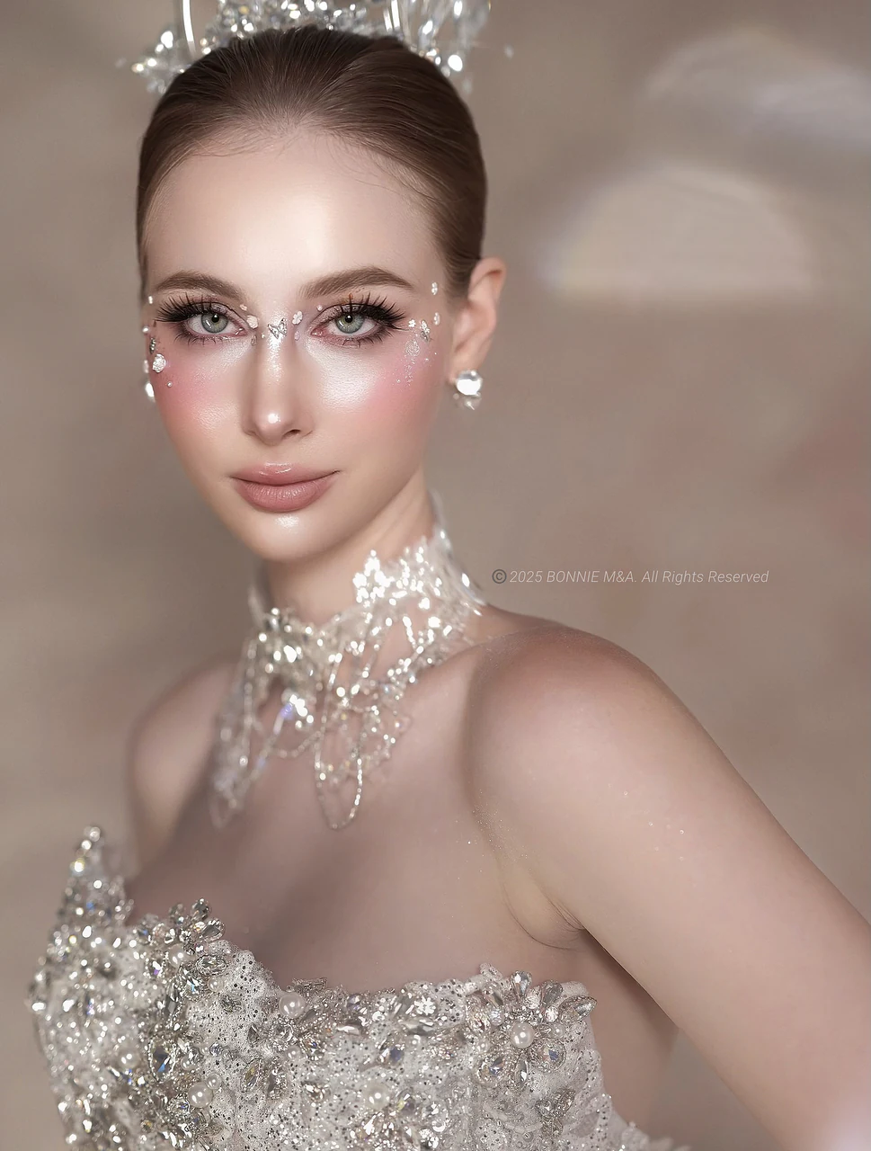 Tác phẩm makeup cô dâu đá pha lê